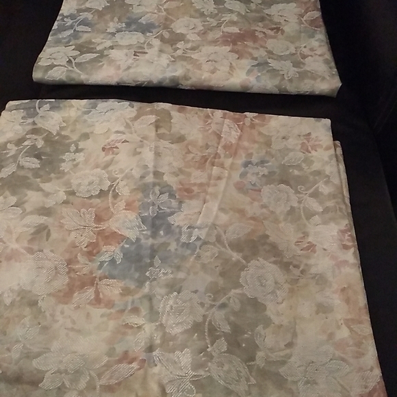 Jcpenney Classic Traditions Pinch Pleated Curtains 2 Panels Floral Print 24x82 - Picture 4 of 8